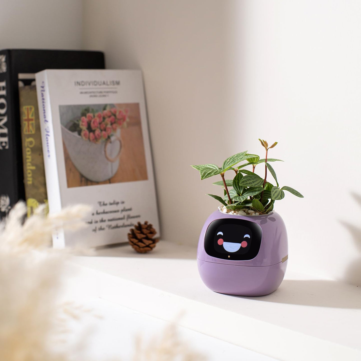 Smart pet Planter Robot Guidance on Plant Care with Emojis, Adorable Plant Companion with Rich Gesture Interaction, Neat Desk Setup Gift (Green)